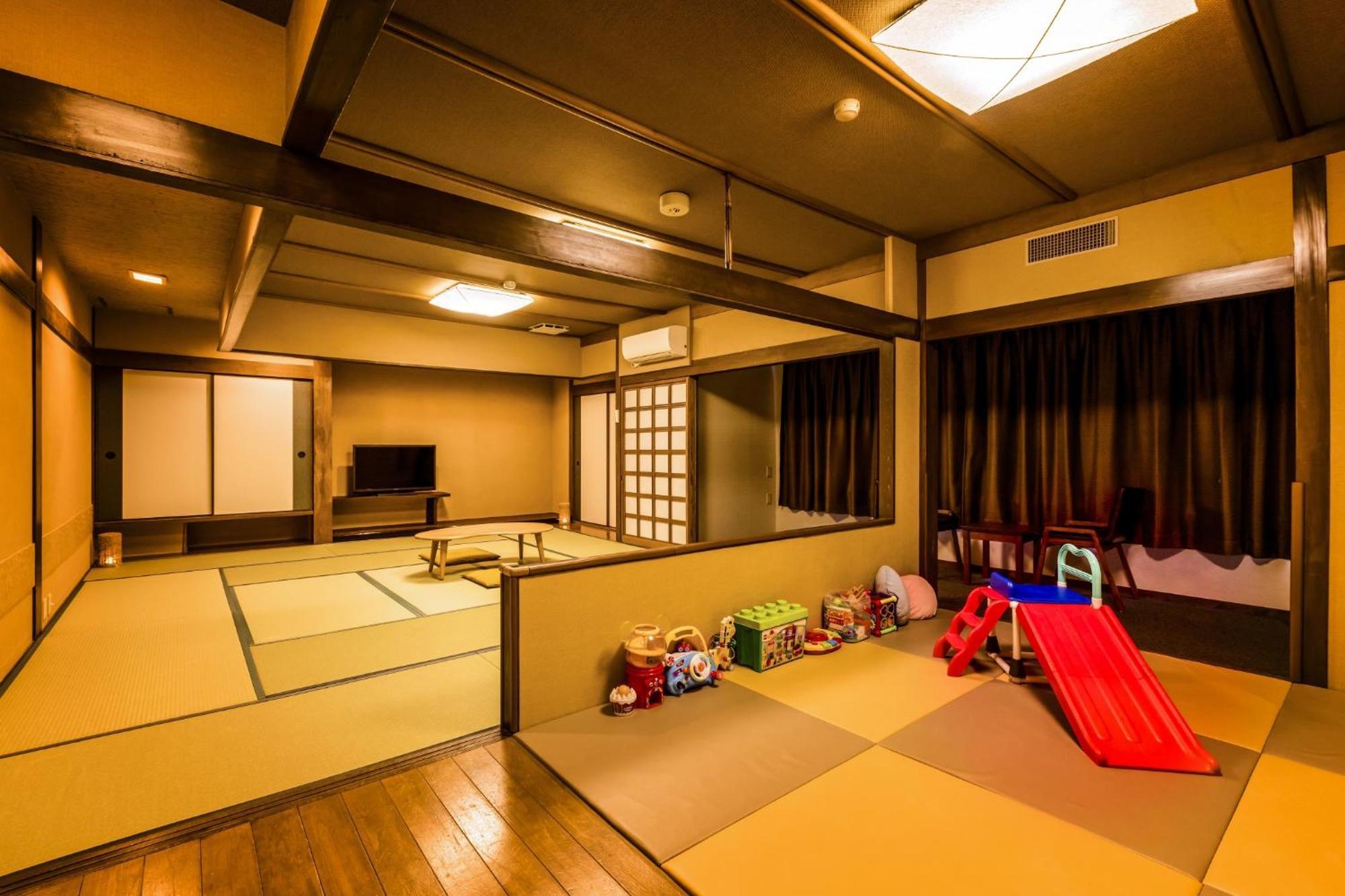 Ooedo Onsen Monogatari Premium Shirahama Saichoraku Ξενοδοχείο Εξωτερικό φωτογραφία